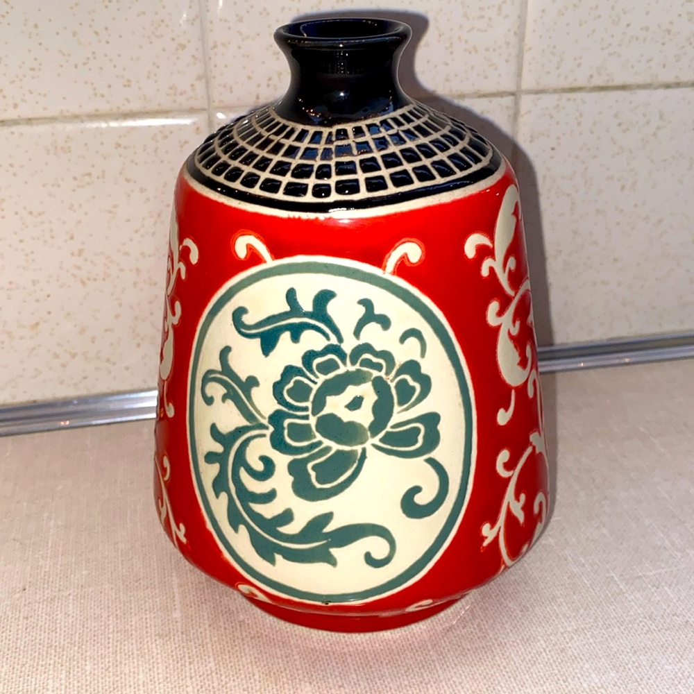Pier 1 Imports Oriental Boho style Bud‎ Vase red black white